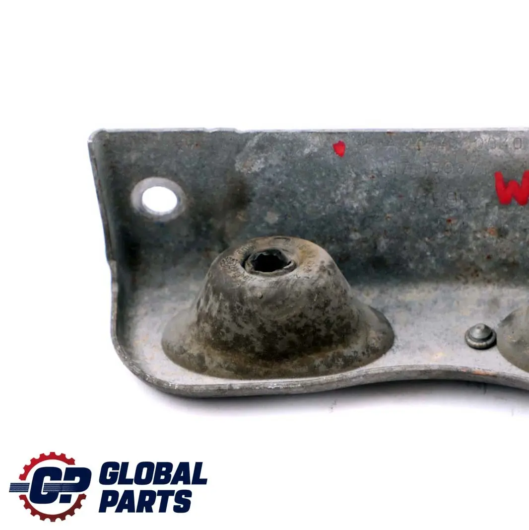 Auspuff Vorderrohr Schalldämpfer Halterung für Mercedes W176 W246 mit Teilenummer A2464900040 Mercedes W176 W246 Auspuff Vorderrohr Schalldämpfer Halterung - SKU A2464900040 - Teilenummer A2464900040