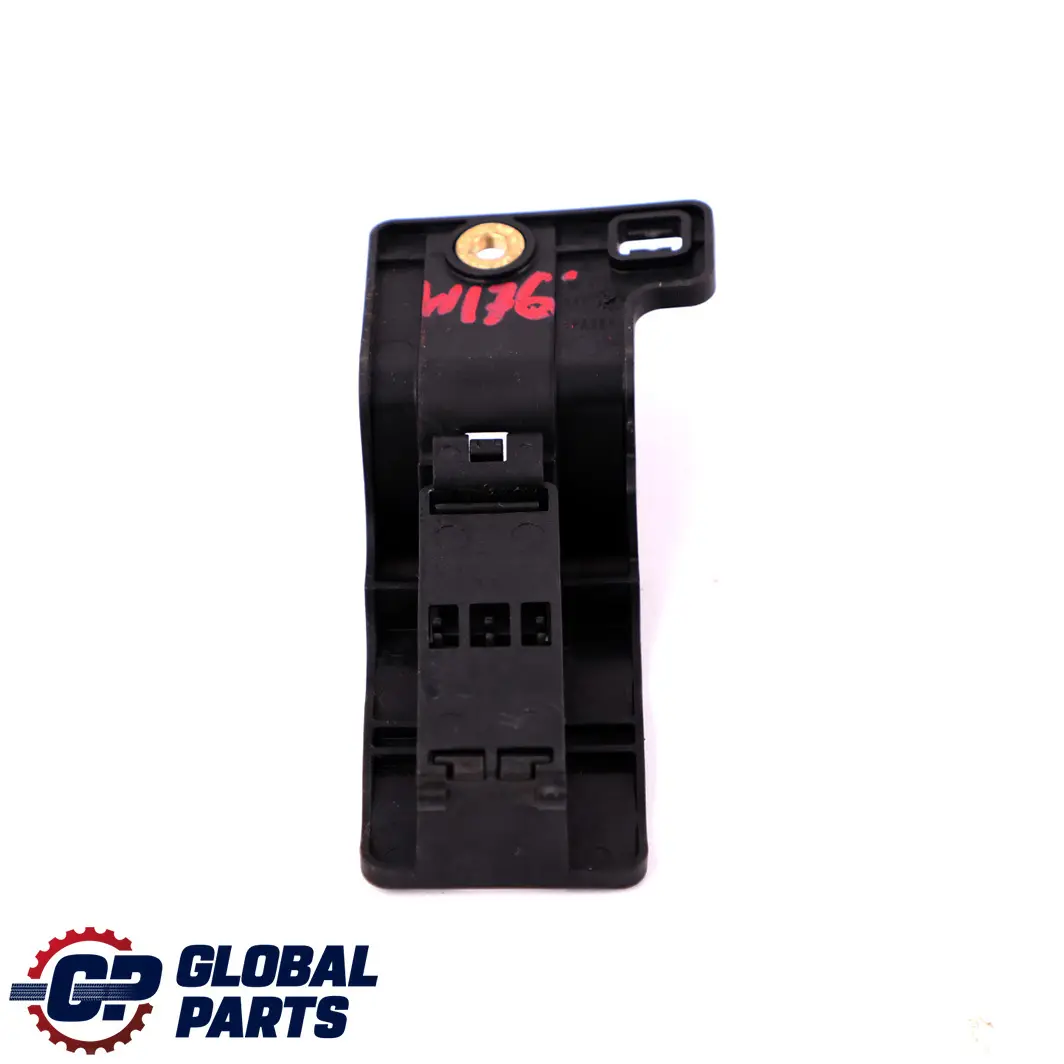 Support pour tuyau d'eau de refroidissement pour Mercedes W176 W246 à propos du numéro de pièce A2465010120 Mercedes W176 W246 Support pour tuyau d'eau de refroidissement - SKU A2465010120 - Numéro de pièce A2465010120