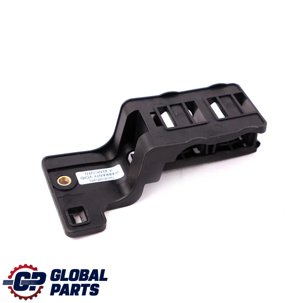 Mercedes W176 W246 Support pour tuyau d'eau de refroidissement - SKU A2465010120 - Numéro de pièce A2465010120