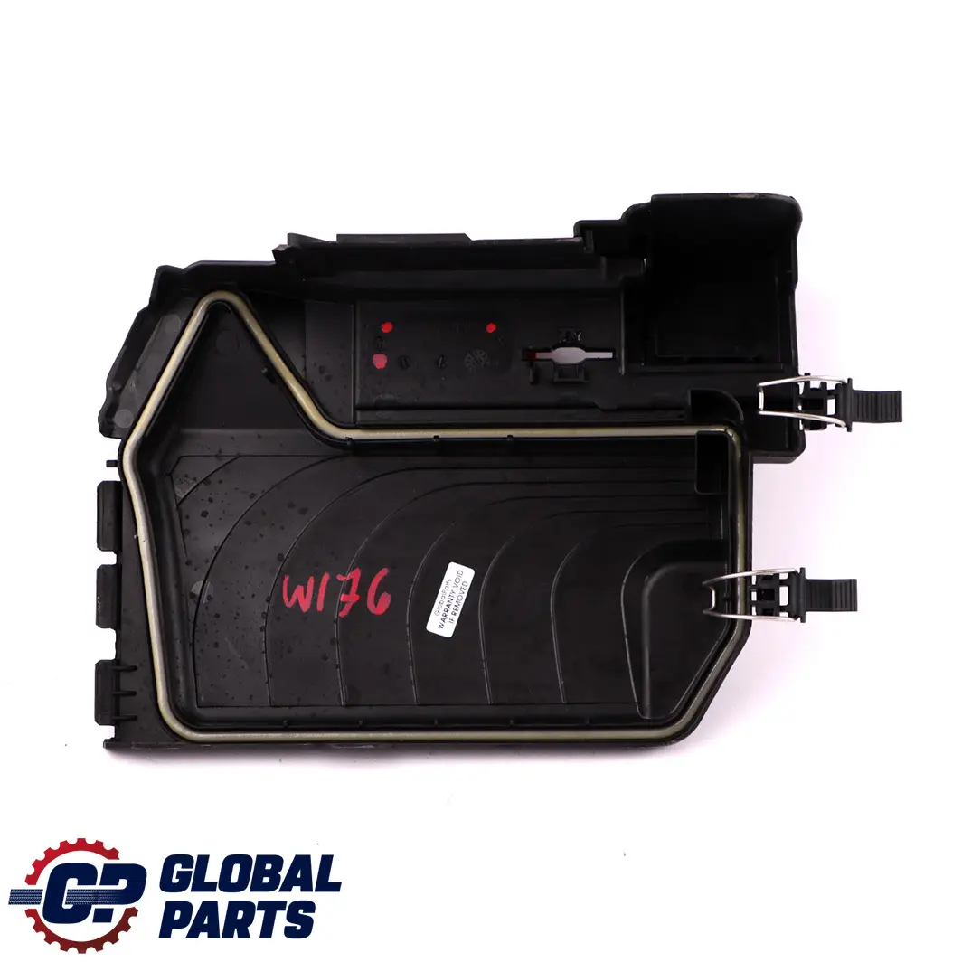 Equipement de couverture Boîte à fusibles électrique pour Mercedes W176 à propos du numéro de pièce A2465400082 Mercedes W176 Equipement de couverture Boîte à fusibles électrique - SKU A2465400082 - Numéro de pièce A2465400082