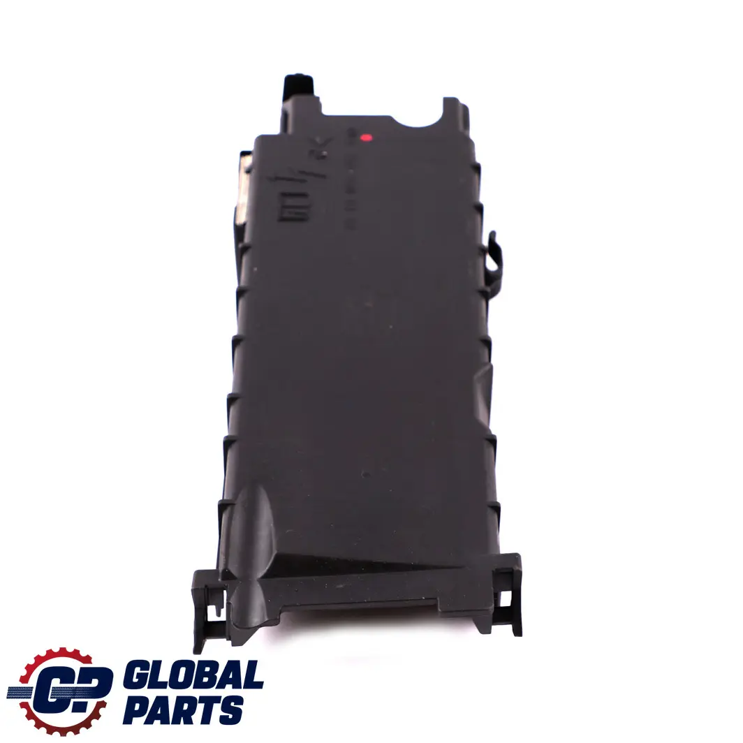 Mercedes A W176 Equipaggiamento copertura elettrica scatola fusibili - SKU A2465400140 - Numero di parte A2465400140