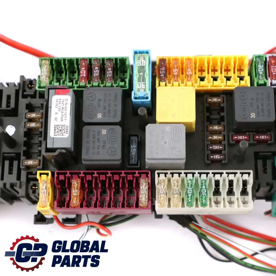 Fuse Relay Box Unit A2469067200 to Mercedes W176 with Part number A2465400340 Mercedes W176 Fuse Relay Box Unit A2469067200 - SKU A2465400340 - Part number A2465400340