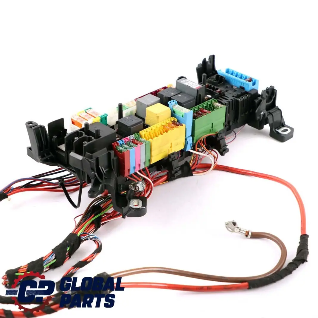 Fuse Relay Box Unit A2469067200 to Mercedes W176 with Part number A2465400340 Mercedes W176 Fuse Relay Box Unit A2469067200 - SKU A2465400340 - Part number A2465400340