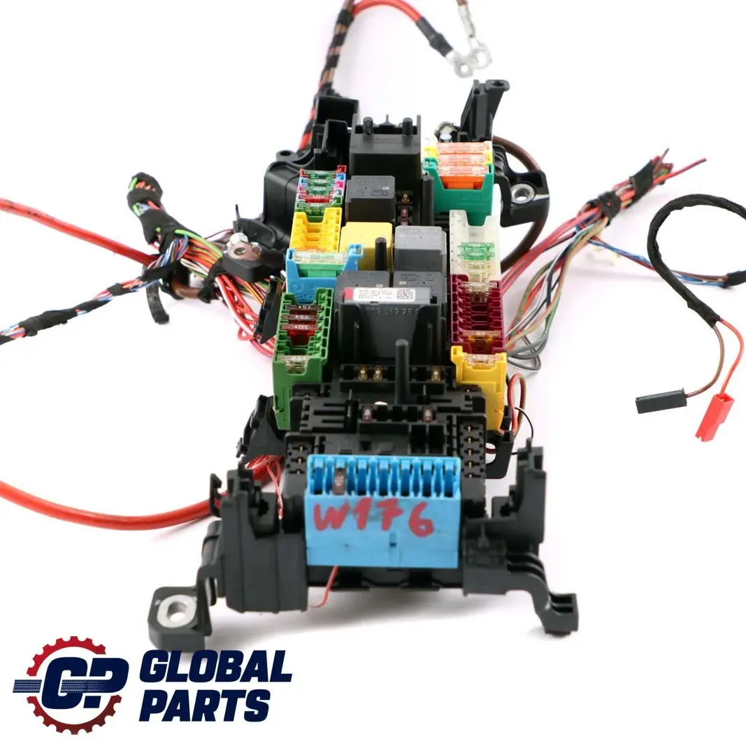 Fuse Relay Box Unit A2469067200 to Mercedes W176 with Part number A2465400340 Mercedes W176 Fuse Relay Box Unit A2469067200 - SKU A2465400340 - Part number A2465400340