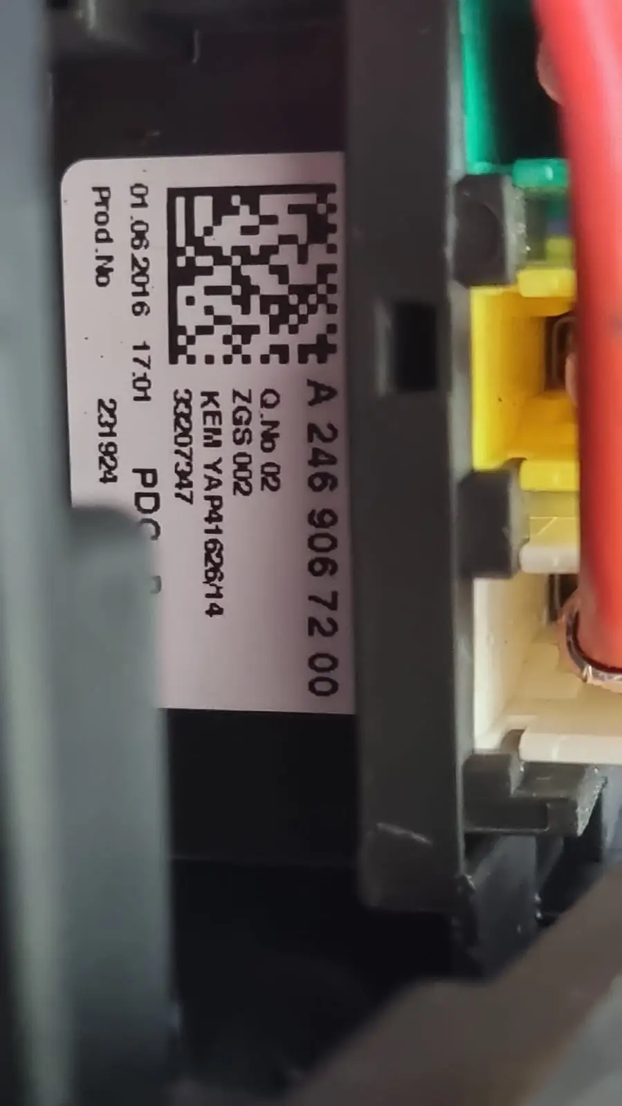 Mercedes W176 Fuse Relay Box Unit A2469067200 - SKU A2465400340 - Part number A2465400340