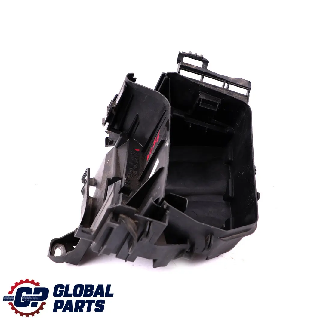 Mercedes-Benz W176 Equipement couverture Boîte à fusibles électrique pour à propos du numéro de pièce A2465403803 Mercedes-Benz W176 Equipement couverture Boîte à fusibles électrique - SKU A2465403803 - Numéro de pièce A2465403803