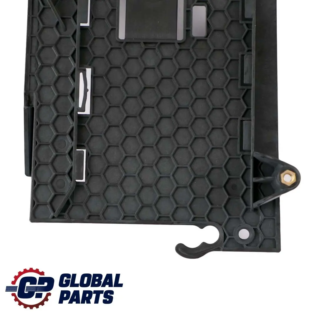 Montaje soporte carcasa módulo de control para Mercedes A B W176 W246 con número de pieza A2465452840 Mercedes A B W176 W246 Montaje soporte carcasa módulo de control - SKU A2465452840 - Número de pieza A2465452840