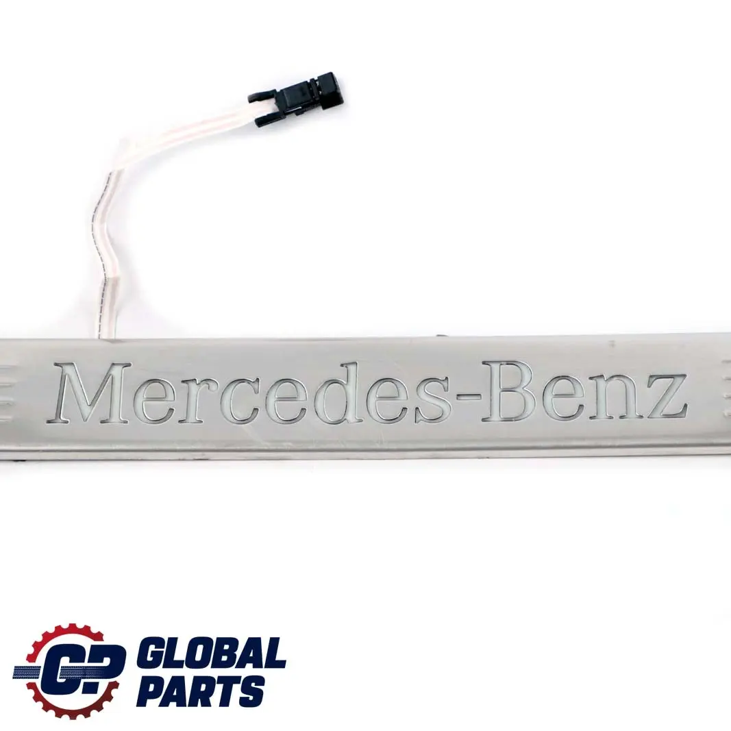 Mercedes W176 W246 Listwa Progowa Przód Lewa LED - SKU A2466805300 - Numer Części A2466805300