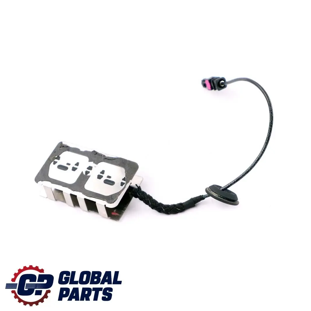 Tapa Maletero Trasero Antena Portón Booster Amplificador para Mercedes W176 W246 con número de pieza A2469050101 Mercedes W176 W246 Tapa Maletero Trasero Antena Portón Booster Amplificador - SKU A2469050101 - Número de pieza A2469050101