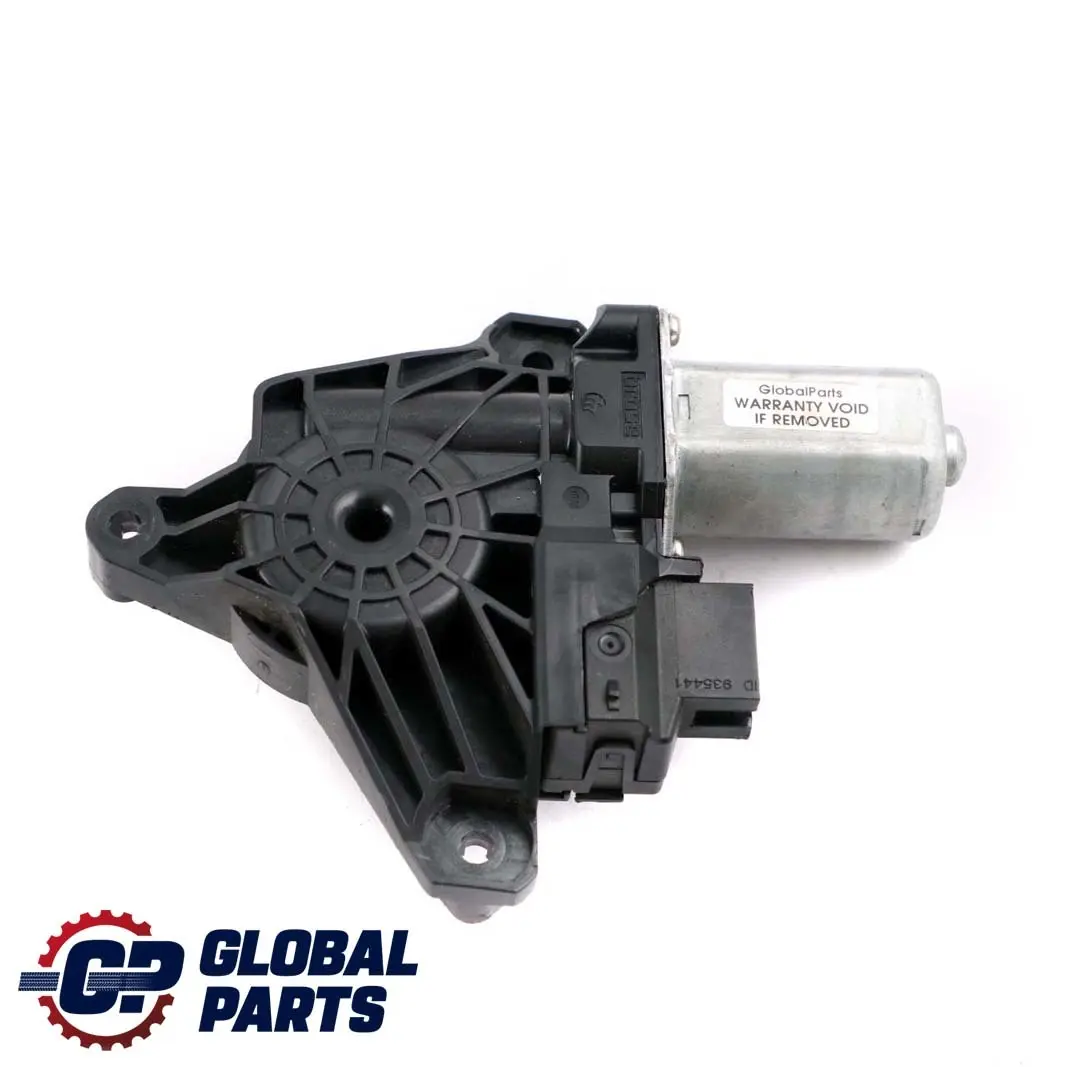 Moteur lève vitre arrière gauche pour Mercedes W176 W246 à propos du numéro de pièce A2469063100 Mercedes W176 W246 Moteur lève vitre arrière gauche - SKU A2469063100 - Numéro de pièce A2469063100