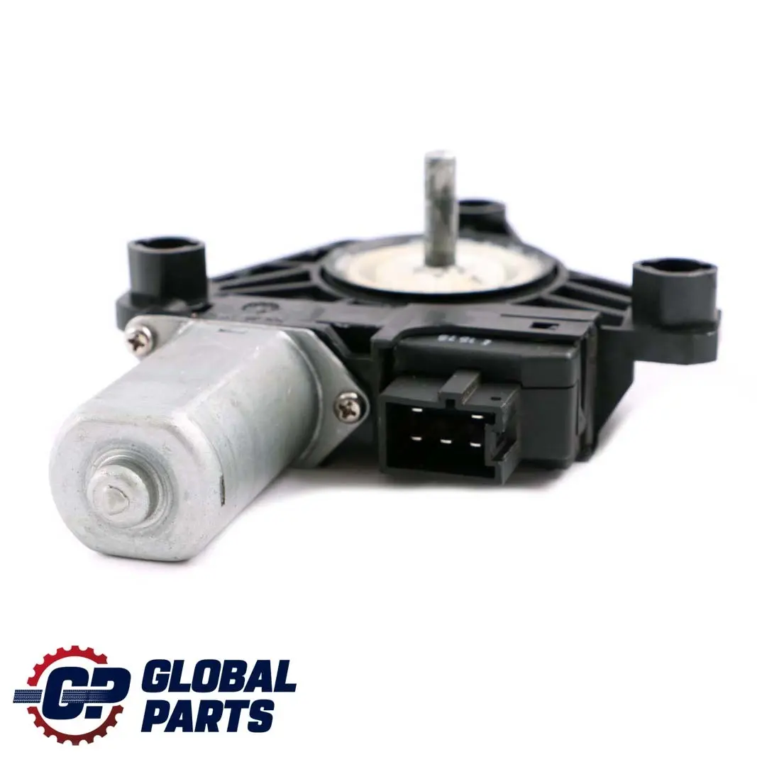 Moteur lève vitre arrière gauche pour Mercedes W176 W246 à propos du numéro de pièce A2469063100 Mercedes W176 W246 Moteur lève vitre arrière gauche - SKU A2469063100 - Numéro de pièce A2469063100