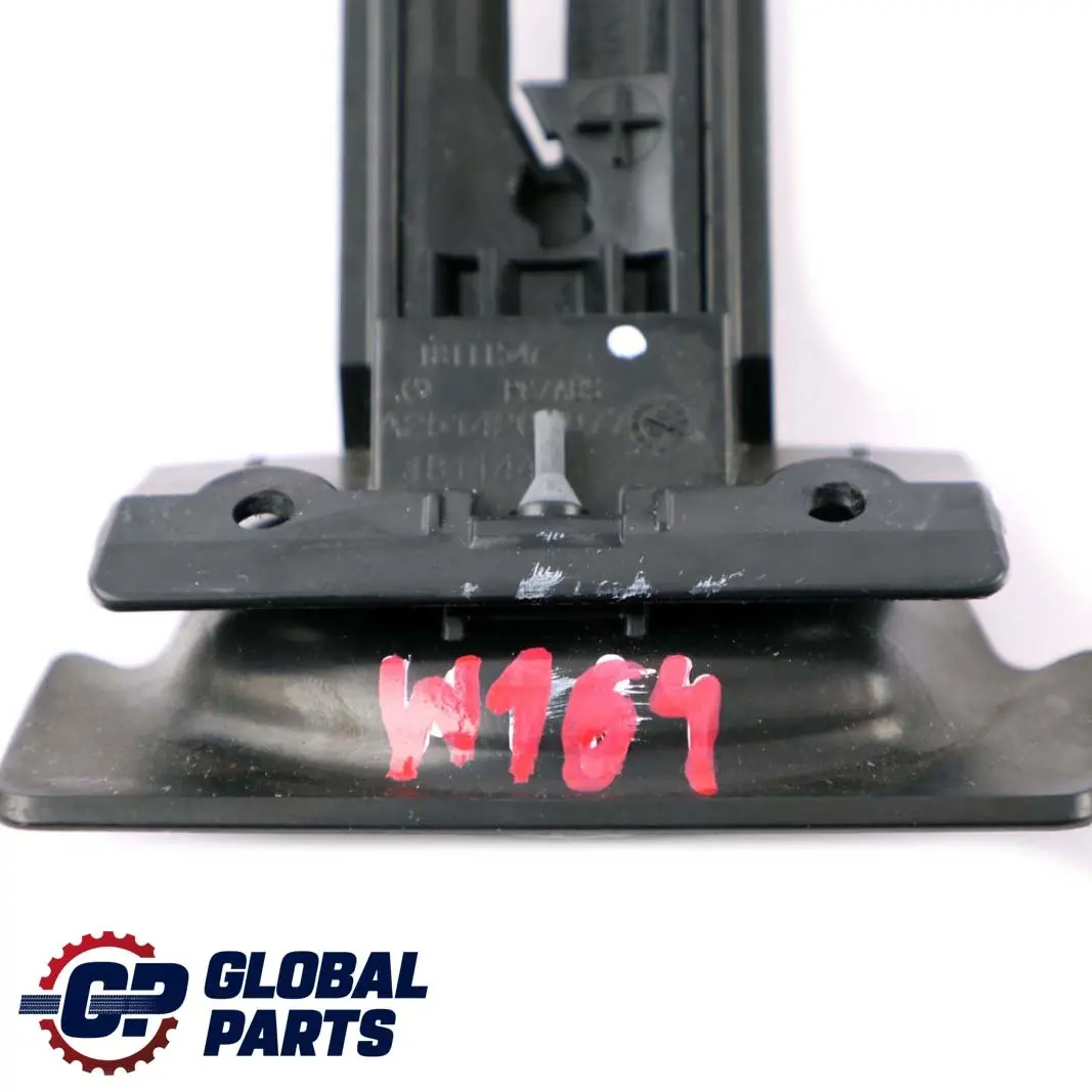 Guía del tirador del freno de estacionamiento para Mercedes W164 con número de pieza A2514200077 Mercedes W164 Guía del tirador del freno de estacionamiento - SKU A2514200077 - Número de pieza A2514200077