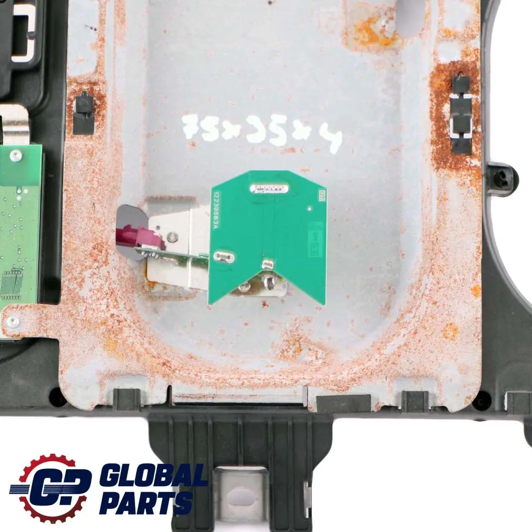 Mercedes-Benz Classe M ML W164 Amplificatore Antenna Radio Tetto per con numero di parte A2518202175 Mercedes-Benz Classe M ML W164 Amplificatore Antenna Radio Tetto - SKU A2518202175 - Numero di parte A2518202175