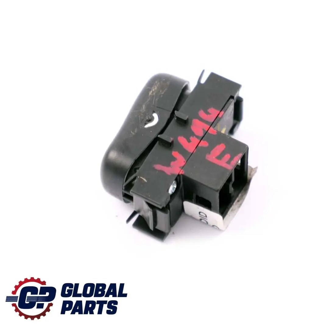 Mercedes-Benz W414 Arriere eclairage Lumiere Interrupteur pour à propos du numéro de pièce A4145450107 Mercedes-Benz W414 Arriere eclairage Lumiere Interrupteur - SKU A4145450107 - Numéro de pièce A4145450107