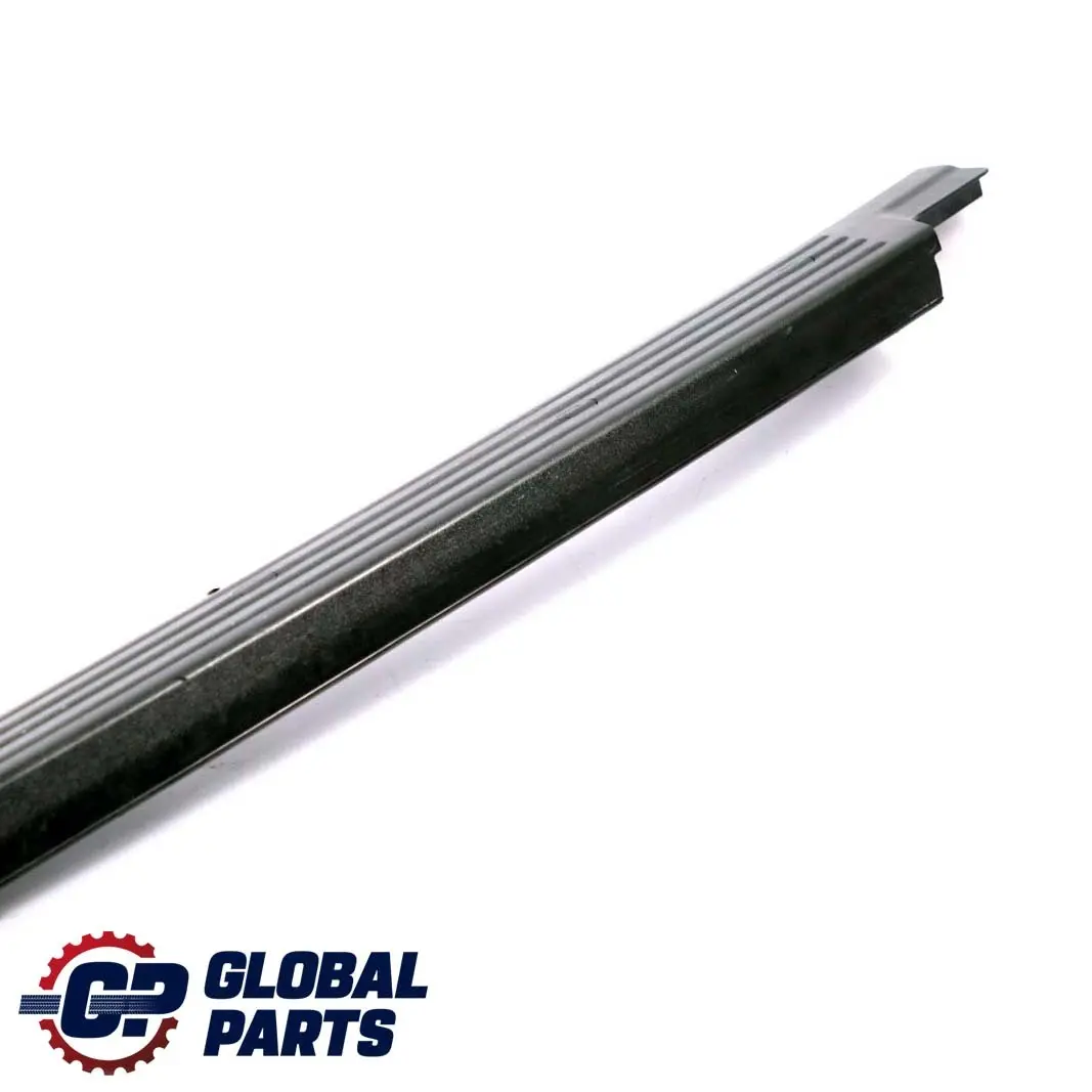 W414 Porta posteriore sinistra Porta scorrevole Ingresso Ledge Trim per Mercedes con numero di parte A4146860174 Mercedes W414 Porta posteriore sinistra Porta scorrevole Ingresso Ledge Trim - SKU A4146860174 - Numero di parte A4146860174