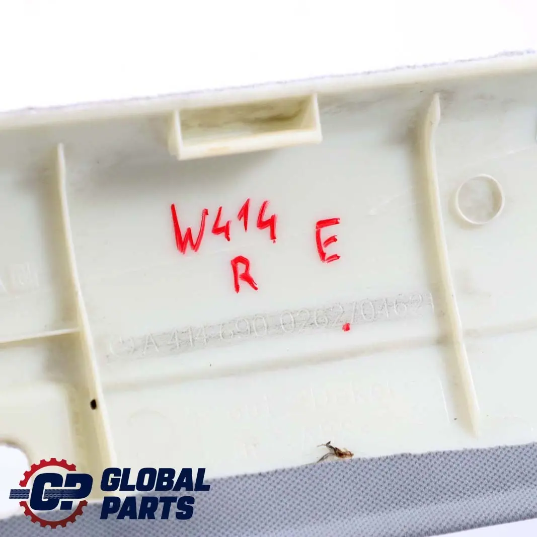 Mercedes-Benz W414 Toit Moulure Droite Capot Gris pour à propos du numéro de pièce A4146900262 Mercedes-Benz W414 Toit Moulure Droite Capot Gris - SKU A4146900262 - Numéro de pièce A4146900262