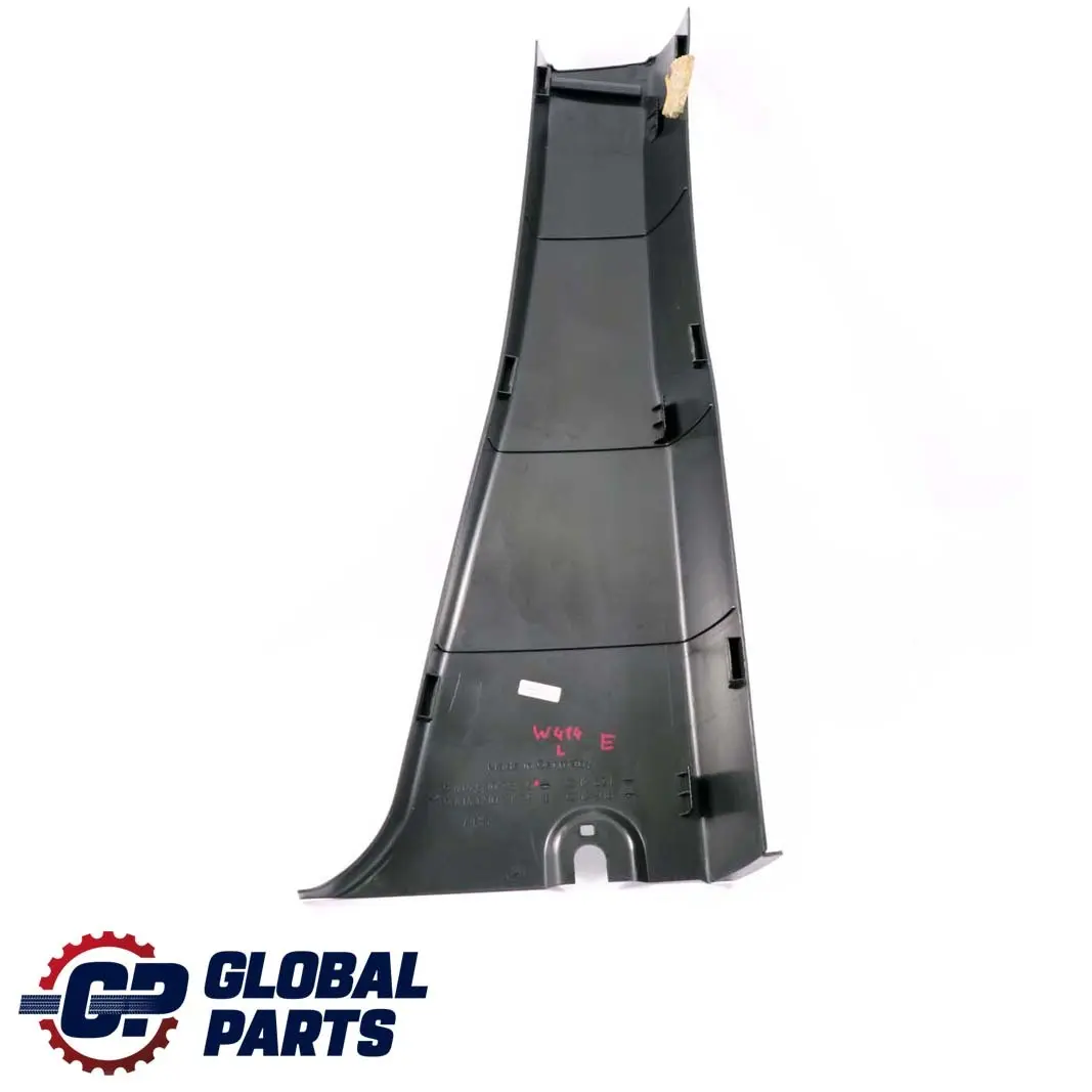 W414 Osłona słupka lewa black do Mercedes VANEO o numerze A4146903325 Mercedes VANEO W414 Osłona słupka lewa black - SKU A4146903325 - Numer Części A4146903325