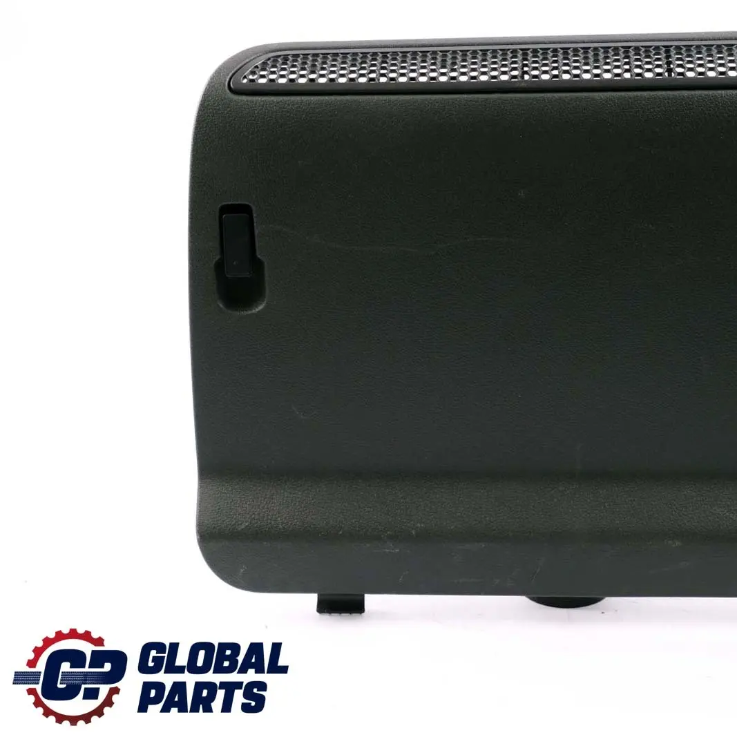 Mercedes-Benz W414 Tronc Panneau Laterale Revetement Arriere Droite pour à propos du numéro de pièce A4146910027 Mercedes-Benz W414 Tronc Panneau Laterale Revetement Arriere Droite - SKU A4146910027 - Numéro de pièce A4146910027