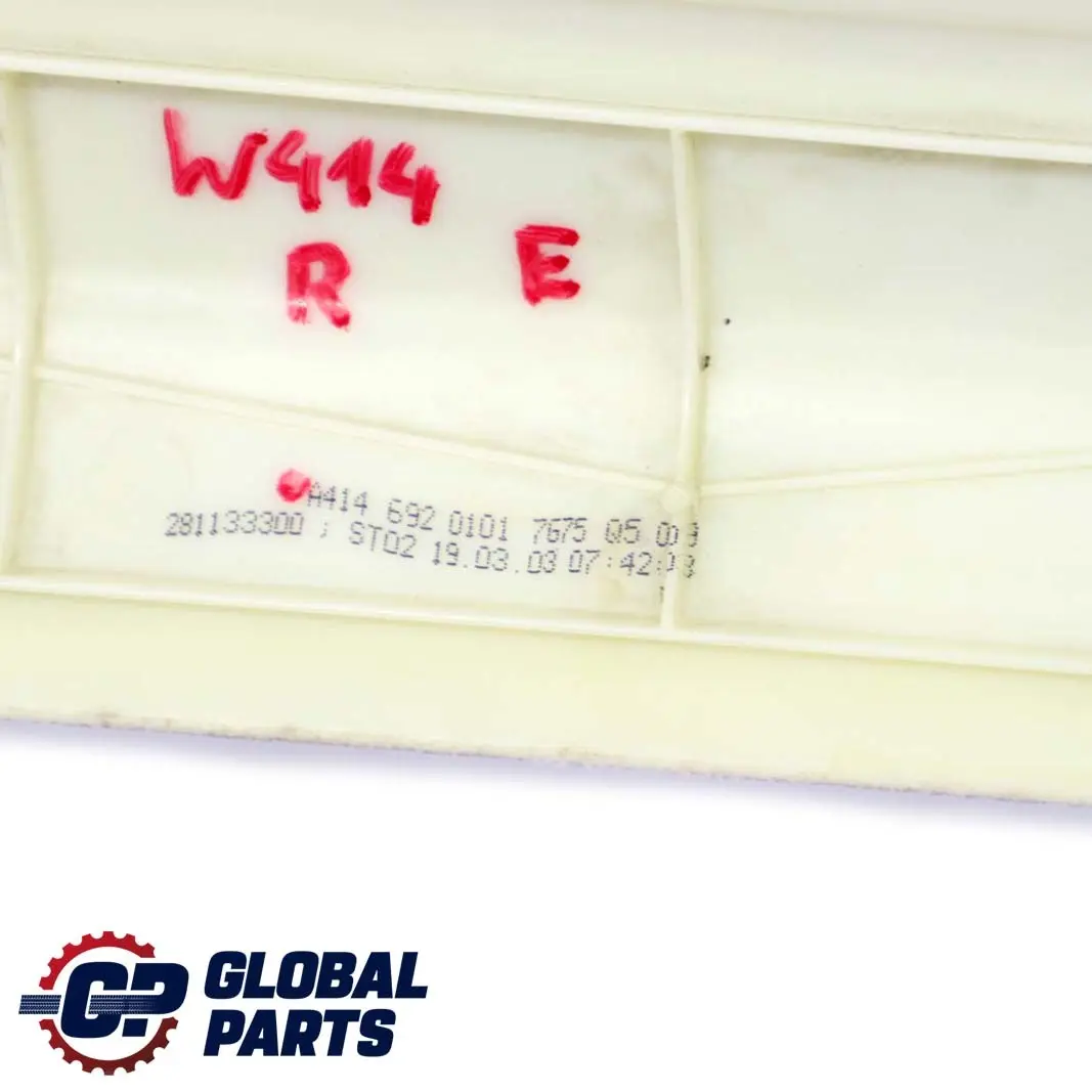 Mercedes-Benz W414 Couverture Colonne-A avant Droit Capot pour à propos du numéro de pièce A4146920101 Mercedes-Benz W414 Couverture Colonne-A avant Droit Capot - SKU A4146920101 - Numéro de pièce A4146920101