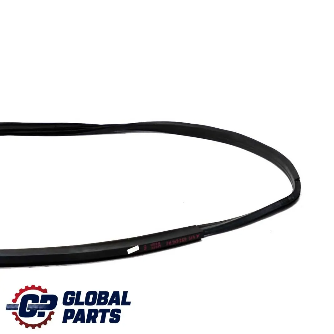 Mercedes-Benz W414 Porte Arriere Gauche Droite Joint de Porte pour à propos du numéro de pièce A4146920676 Mercedes-Benz W414 Porte Arriere Gauche Droite Joint de Porte - SKU A4146920676 - Numéro de pièce A4146920676