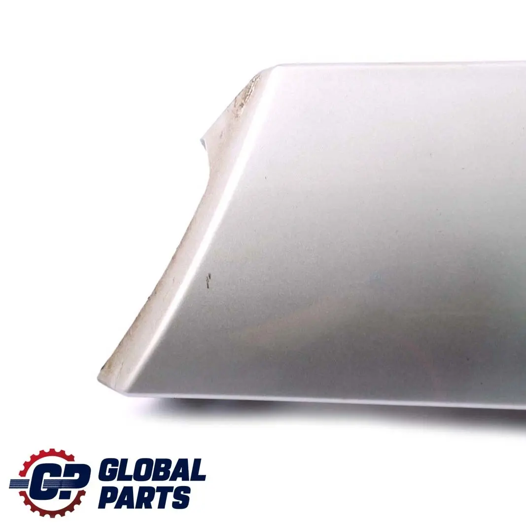 W414 Copertura cerniera portellone sinistro Argento brillante per Mercedes con numero di parte A4146940033 Mercedes W414 Copertura cerniera portellone sinistro Argento brillante - SKU A4146940033-BS - Numero di parte A4146940033