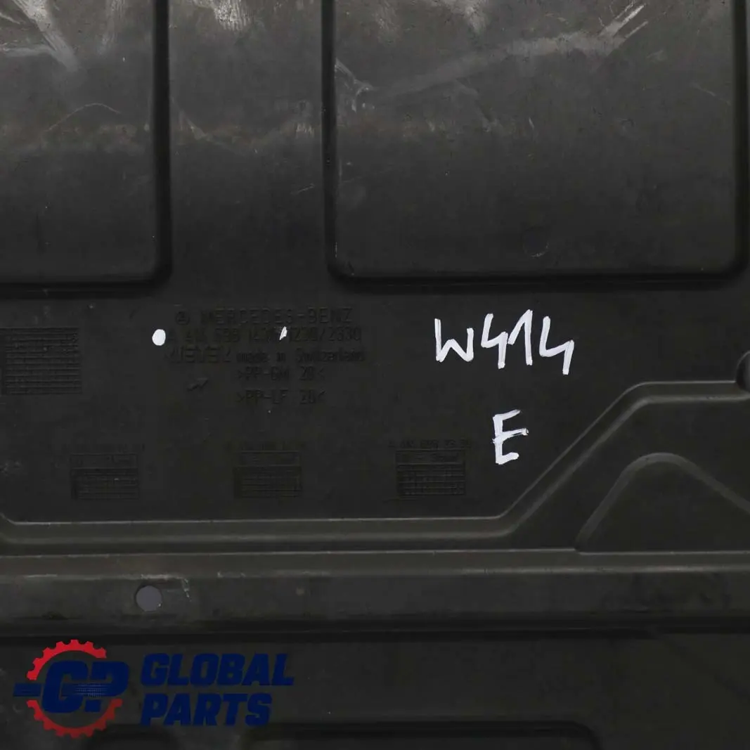 Mercedes-Benz Vaneo W414 Rueda De Repuesto Panel Cubre Rueda para con número de pieza A4146981430 Mercedes-Benz Vaneo W414 Rueda De Repuesto Panel Cubre Rueda - SKU A4146981430 - Número de pieza A4146981430