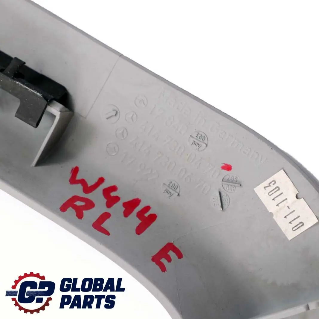 MERCEDES Vaneo W414 Ramka osłona szyby drzwi - SKU A4147300470 - Numer Części A4147300470