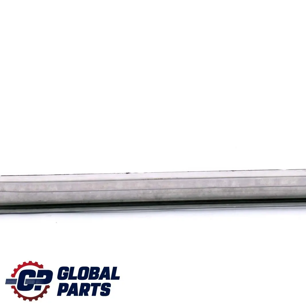 Mercedes-Benz W414 Posteriore Sinistra Porta Scorrevole Guida per con numero di parte A4147600227 Mercedes-Benz W414 Posteriore Sinistra Porta Scorrevole Guida - SKU A4147600227 - Numero di parte A4147600227