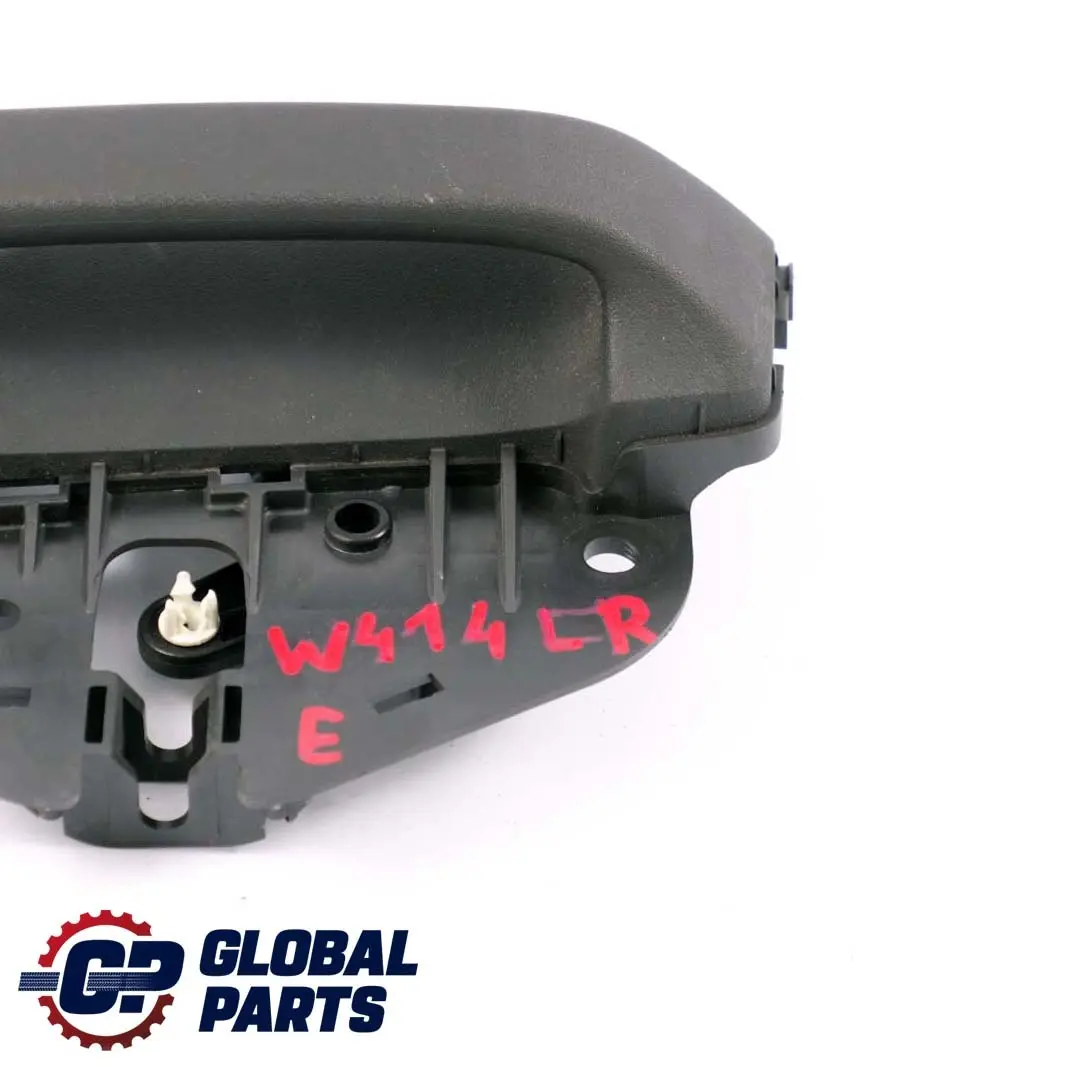 W414 Maniglia interna apriporta scorrevole posteriore sinistra N/S per Mercedes con numero di parte A4147600761 Mercedes W414 Maniglia interna apriporta scorrevole posteriore sinistra N/S - SKU A4147600761 - Numero di parte A4147600761