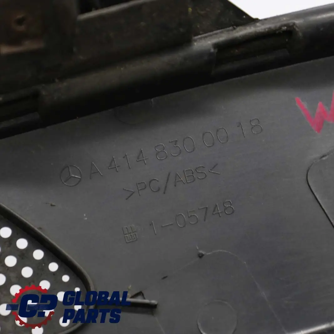 W414 Parabrisas Scuttle Cubierta Rejilla Panel Trim para Mercedes Vaneo con número de pieza A4148300018 Mercedes Vaneo W414 Parabrisas Scuttle Cubierta Rejilla Panel Trim - SKU A4148300018 - Número de pieza A4148300018