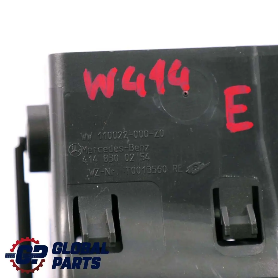 Mercedes-Benz W414 Tableau de Bord Buse D'Air Ventilation Droite pour à propos du numéro de pièce A4148300254 Mercedes-Benz W414 Tableau de Bord Buse D'Air Ventilation Droite - SKU A4148300254 - Numéro de pièce A4148300254