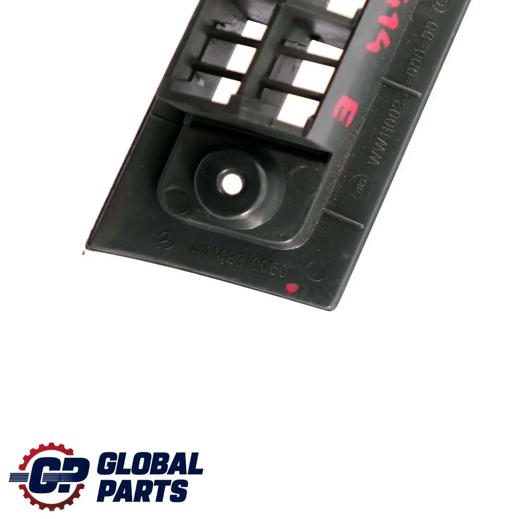 Mercedes-Benz W414 Dashboard Ugello Aria Superiore SX per con numero di parte A4148310060 Mercedes-Benz W414 Dashboard Ugello Aria Superiore SX - SKU A4148310060 - Numero di parte A4148310060