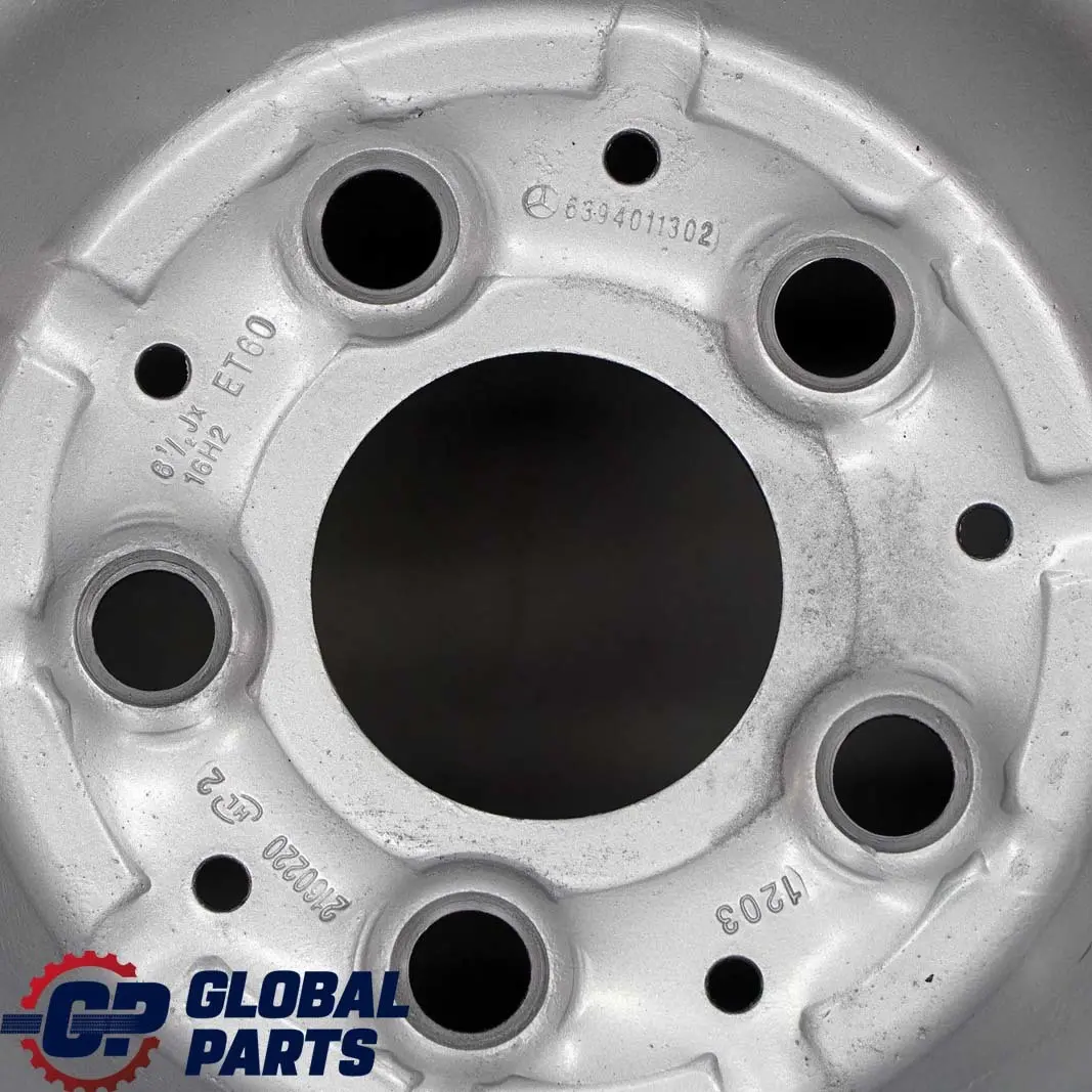 Mercedes Vito Viano W639 Jante Acier Argentée 16" ET:60 6,5J - SKU A6394011302-1 - Numéro de pièce A6394011302