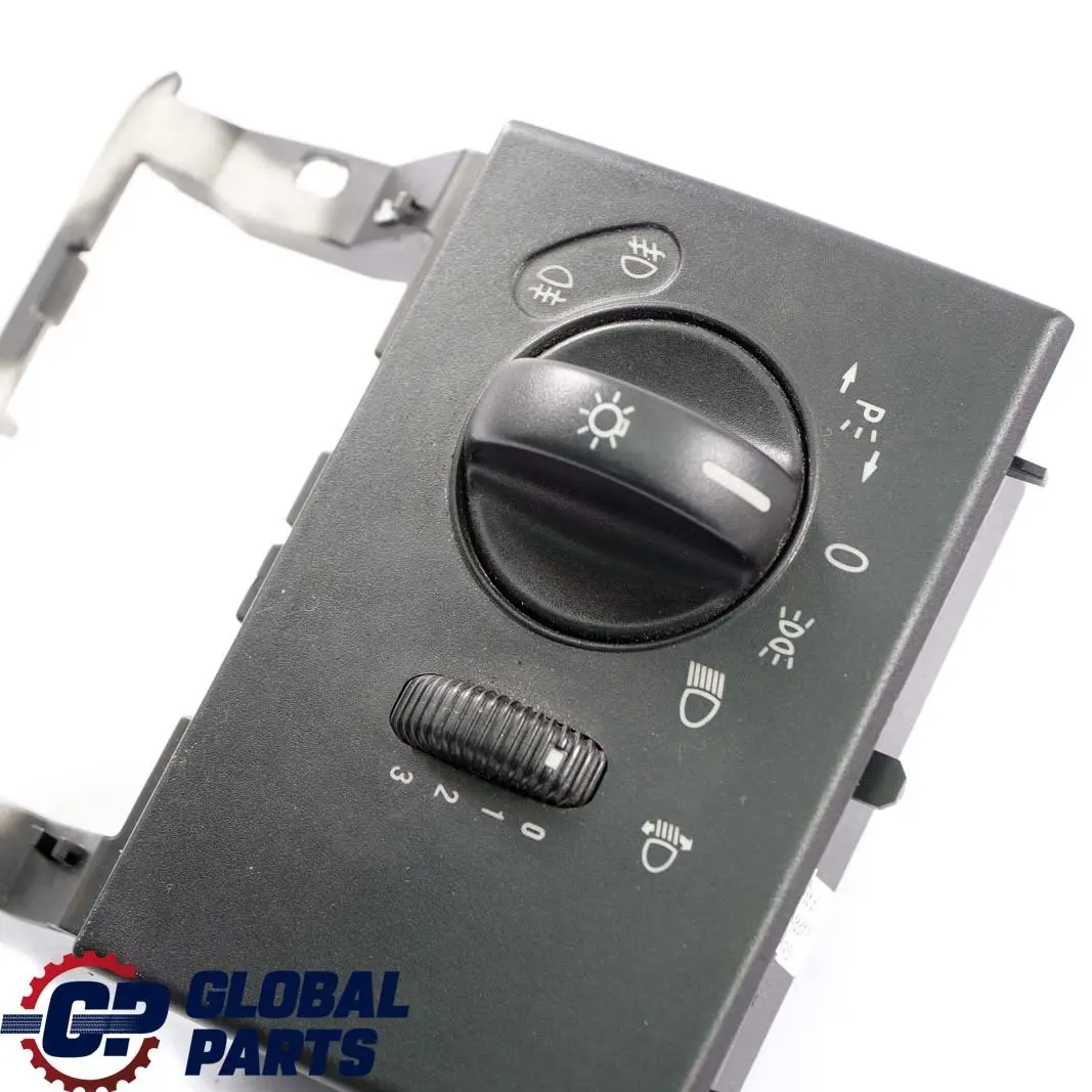 Mercedes W639 Przełącznik Świateł - SKU A6395450204 - Numer Części A6395450204