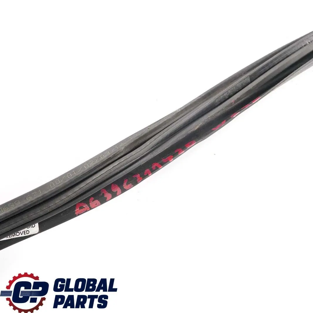 Mercedes-Benz Vito Viano W639 Joint de vitre de porte coulissante pour à propos du numéro de pièce A6396711420 Mercedes-Benz Vito Viano W639 Joint de vitre de porte coulissante - SKU A6396711420 - Numéro de pièce A6396711420