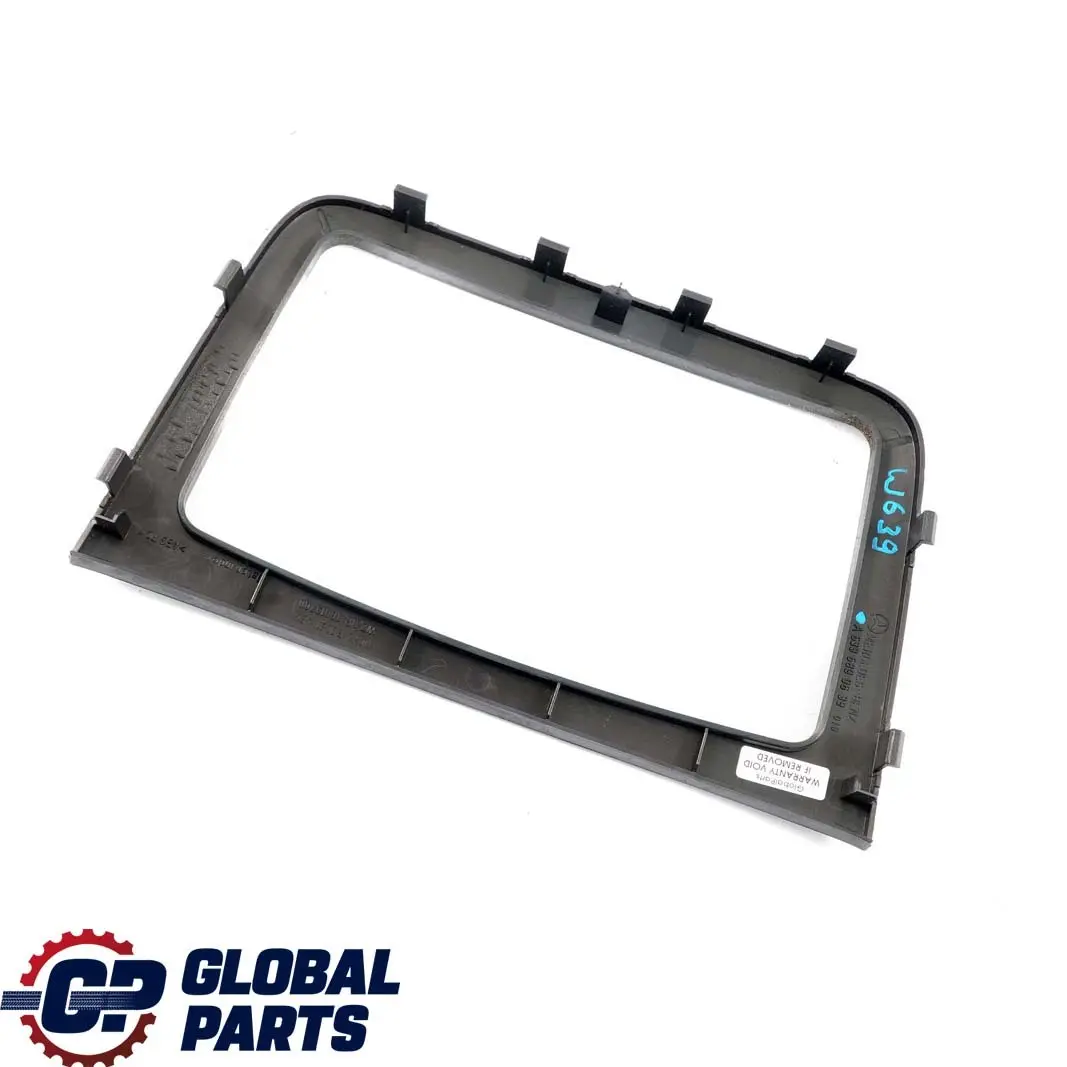 Ramka Obudowa Konsoli do Mercedes Vito W639 o numerze A6396890639 Mercedes Vito W639 Ramka Obudowa Konsoli - SKU A6396890639 - Numer Części A6396890639