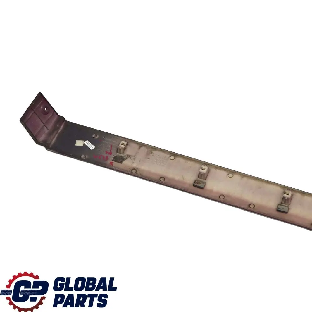 Listwa drzwi przesuwnych prawa do MERCEDES VITO W639 o numerze A6396913308 MERCEDES VITO W639 Listwa drzwi przesuwnych prawa - SKU A6396913308-VR - Numer Części A6396913308