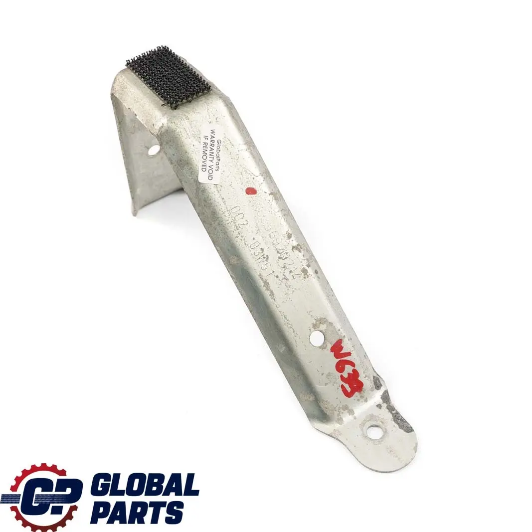 Mercedes-Benz Vito W639 Support fixation pour panneau façade pour à propos du numéro de pièce A6396920214 Mercedes-Benz Vito W639 Support fixation pour panneau façade - SKU A6396920214 - Numéro de pièce A6396920214