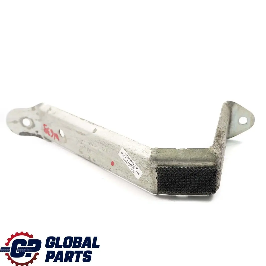 Mercedes-Benz Vito Viano W639 Staffa supporto montaggio pannellatura per con numero di parte A6396920214 Mercedes-Benz Vito Viano W639 Staffa supporto montaggio pannellatura - SKU A6396920214 - Numero di parte A6396920214