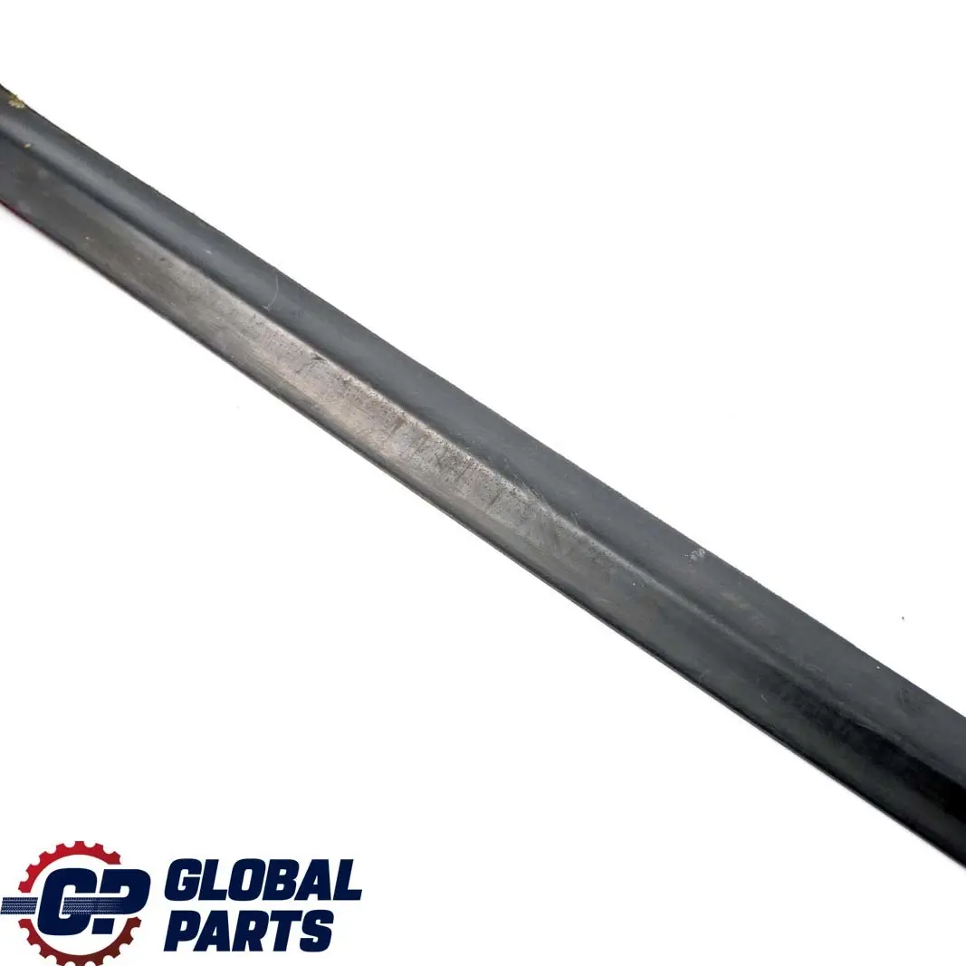 Delantero Izquierdo Ventana De La Puerta Tira Moldura Exterior para Mercedes W639 con número de pieza A6397200024 Mercedes W639 Delantero Izquierdo Ventana De La Puerta Tira Moldura Exterior - SKU A6397200024 - Número de pieza A6397200024