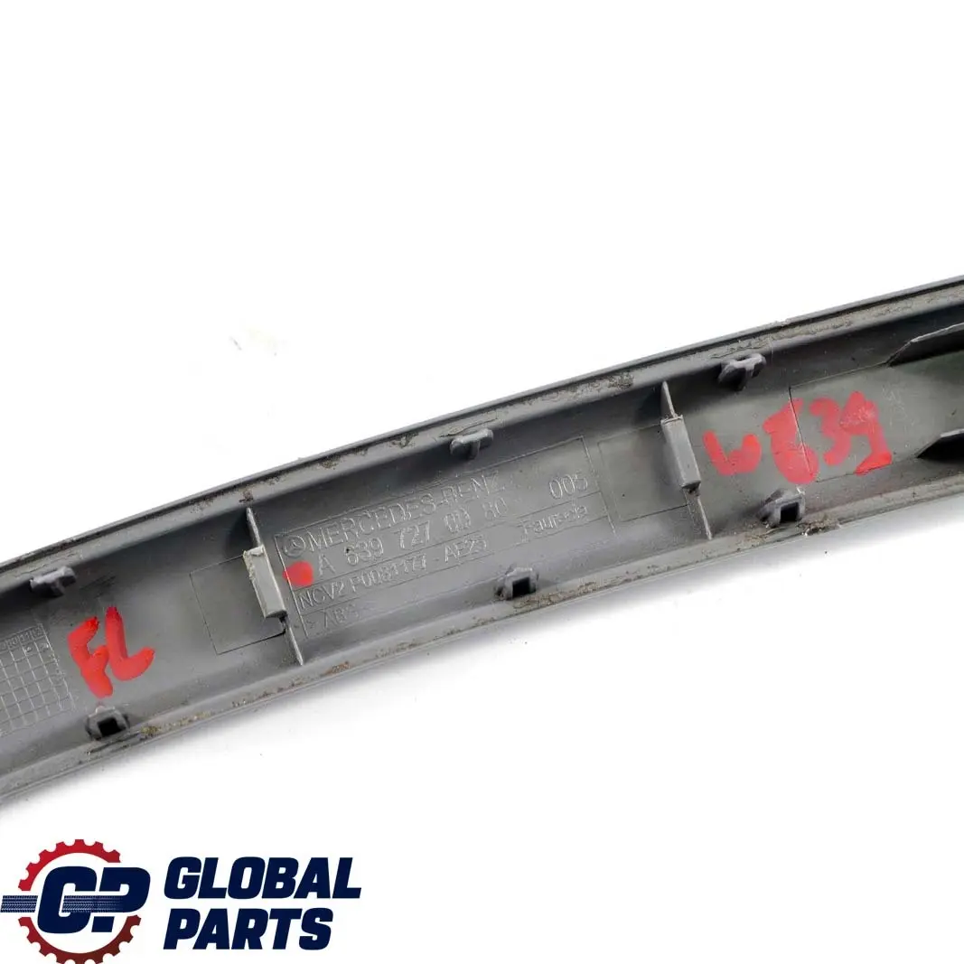 Mercedes Vito W639 Rivestimento maniglia porta anteriore sinistra Nero - SKU A6397270080 - Numero di parte A6397270080
