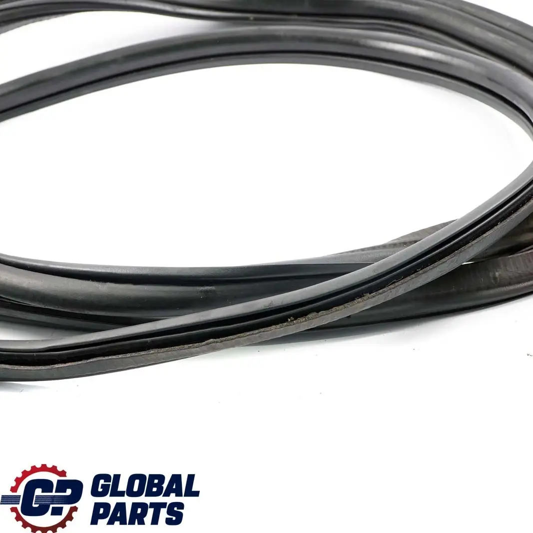 Joint d'étanchéité de porte arrière de hayon pour Mercedes Vito W639 à propos du numéro de pièce A6397410580 Mercedes Vito W639 Joint d'étanchéité de porte arrière de hayon - SKU A6397410580 - Numéro de pièce A6397410580