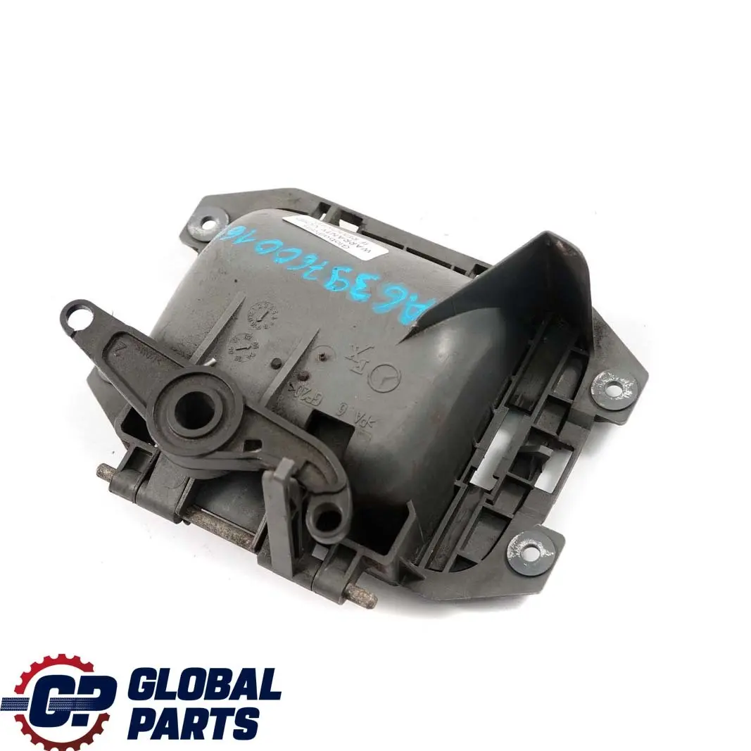 Mercedes-Benz Vito Viano W639 Heckklappe Kofferraum Griff Interieur für mit Teilenummer A6397600161 Mercedes-Benz Vito Viano W639 Heckklappe Kofferraum Griff Interieur - SKU A6397600161 - Teilenummer A6397600161