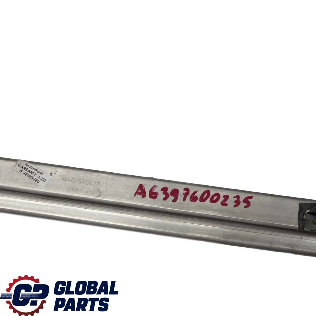  Mercedes-Benz Vito W639 Rear Left Sliding Door Bottom Rail A6397661237 - SKU A6397600235 - Número de pieza A6397600235