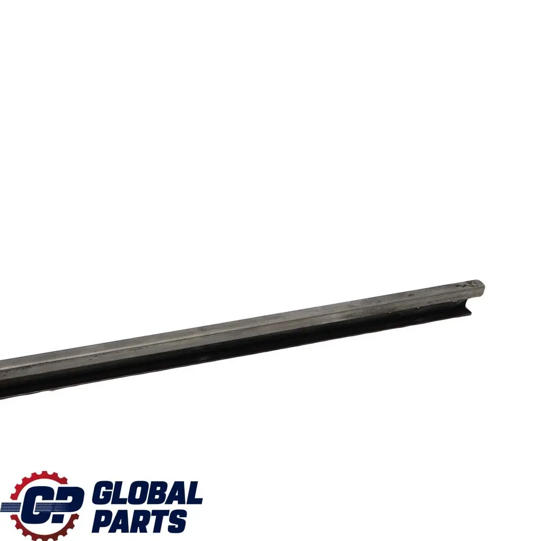 Mercedes W639 Porta scorrevole posteriore sinistra Guida inferiore A6397661237 - SKU A6397600235 - Numero di parte A6397600235