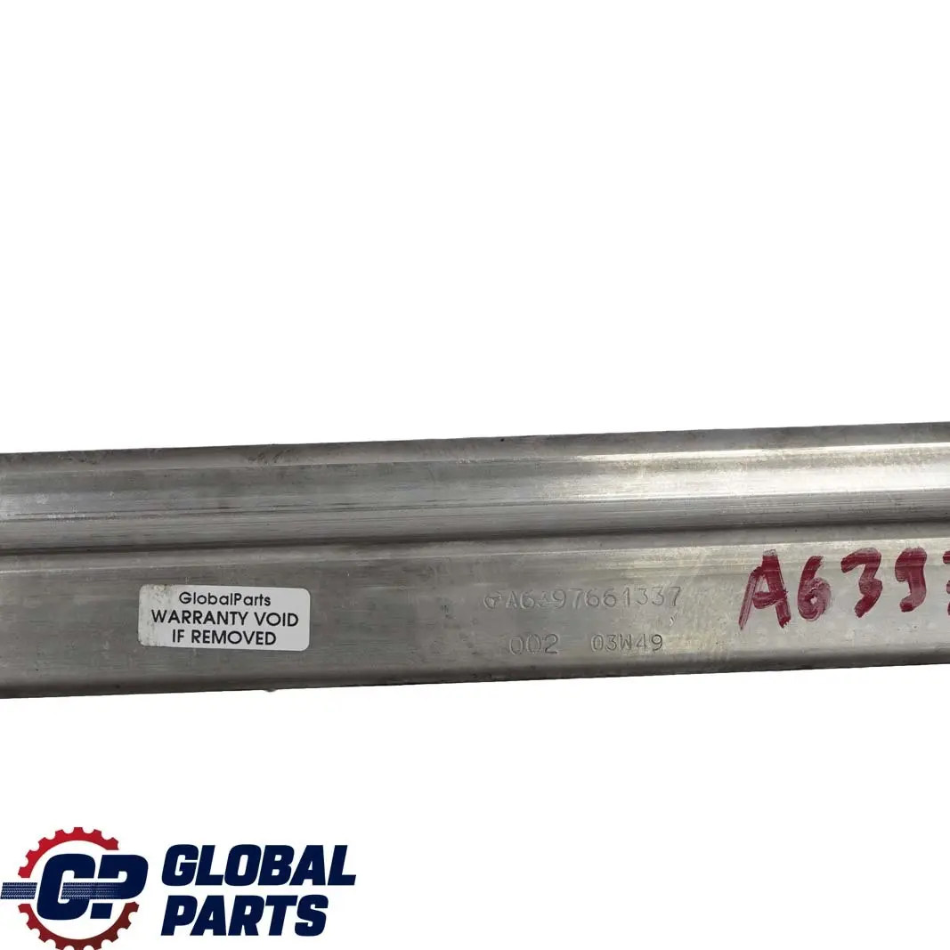 Mercedes-Benz Vito W639 Porte Coulissante Arriere droite Rail A6397661337 pour à propos du numéro de pièce A6397600535 Mercedes-Benz Vito W639 Porte Coulissante Arriere droite Rail A6397661337 - SKU A6397600535 - Numéro de pièce A6397600535