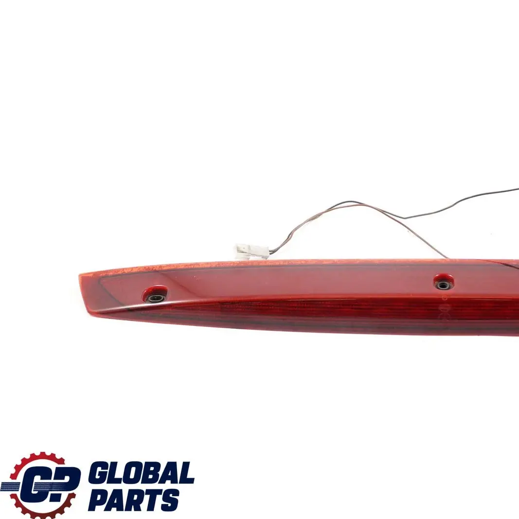 Feu Stop Additionnel Arrière pour Mercedes Vito Viano W639 à propos du numéro de pièce A6398200056 Mercedes Vito Viano W639 Feu Stop Additionnel Arrière - SKU A6398200056 - Numéro de pièce A6398200056