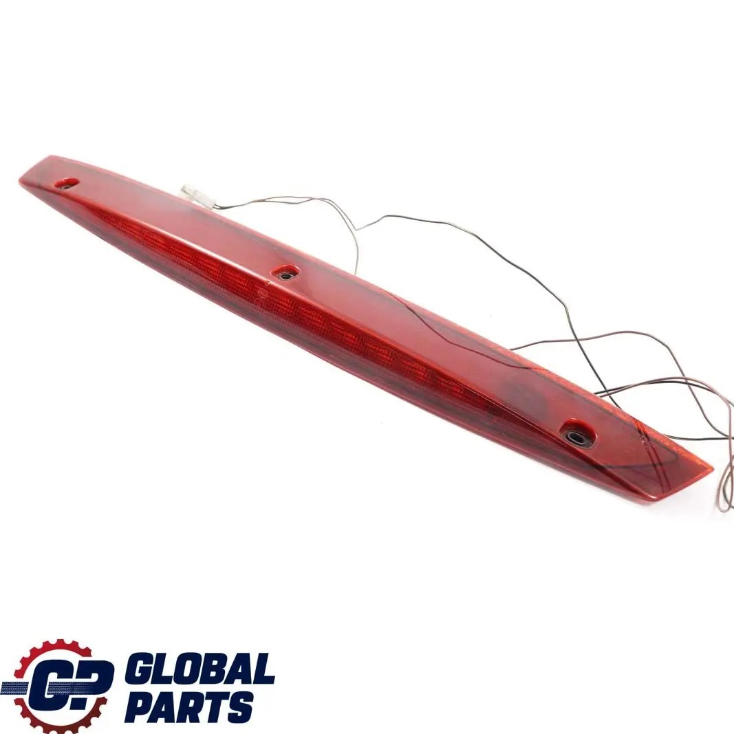 Feu Stop Additionnel Arrière pour Mercedes Vito Viano W639 à propos du numéro de pièce A6398200056 Mercedes Vito Viano W639 Feu Stop Additionnel Arrière - SKU A6398200056 - Numéro de pièce A6398200056