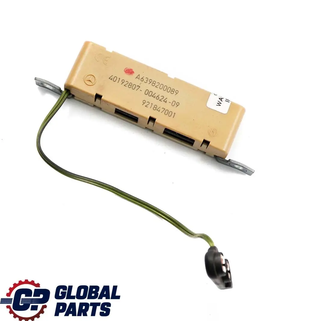 Antenna Mercedes Vito Viano W639 Amplificatore per con numero di parte A6398200089 Antenna Mercedes Vito Viano W639 Amplificatore - SKU A6398200089 - Numero di parte A6398200089