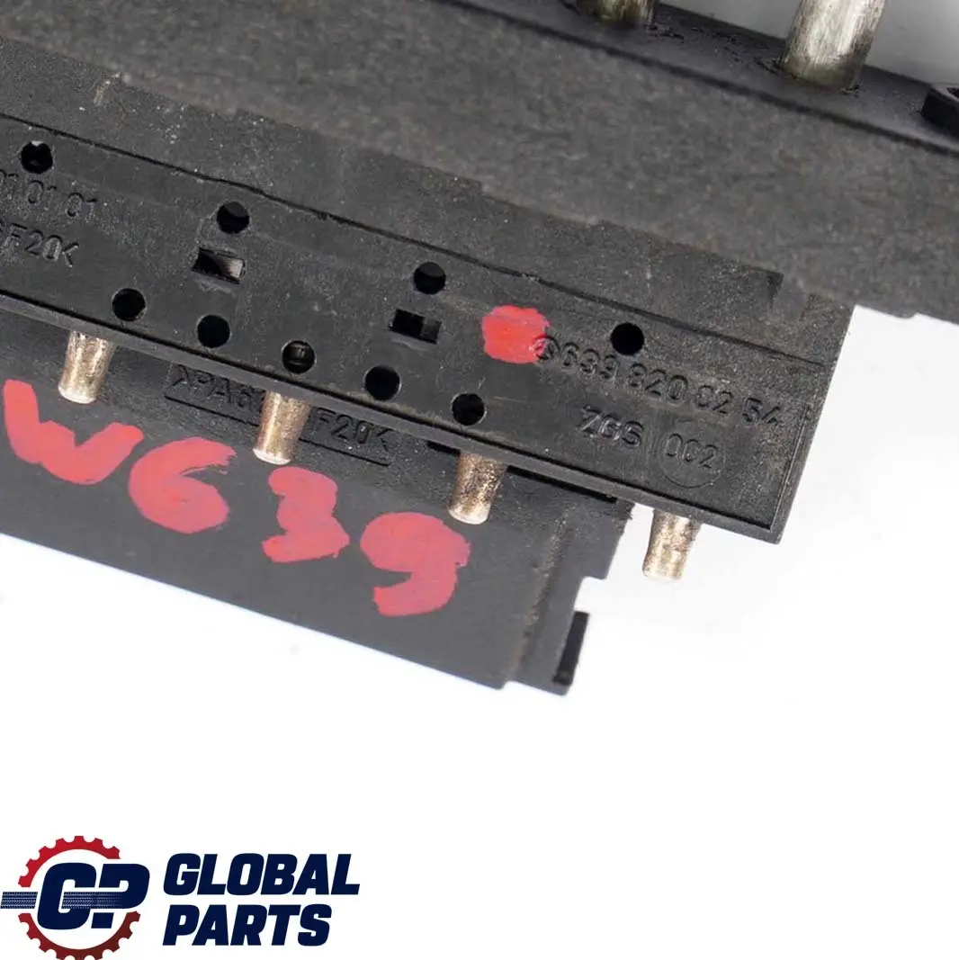 Przełącznik Czujnik Drzwi do Mercedes Vito Viano W639 o numerze A6398200254 Mercedes Vito Viano W639 Przełącznik Czujnik Drzwi - SKU A6398200254 - Numer Części A6398200254